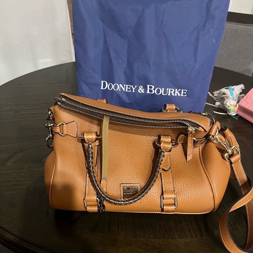 50% OFF Dooney & Bourke Odds and Ends Sorrento Satchel 9/25